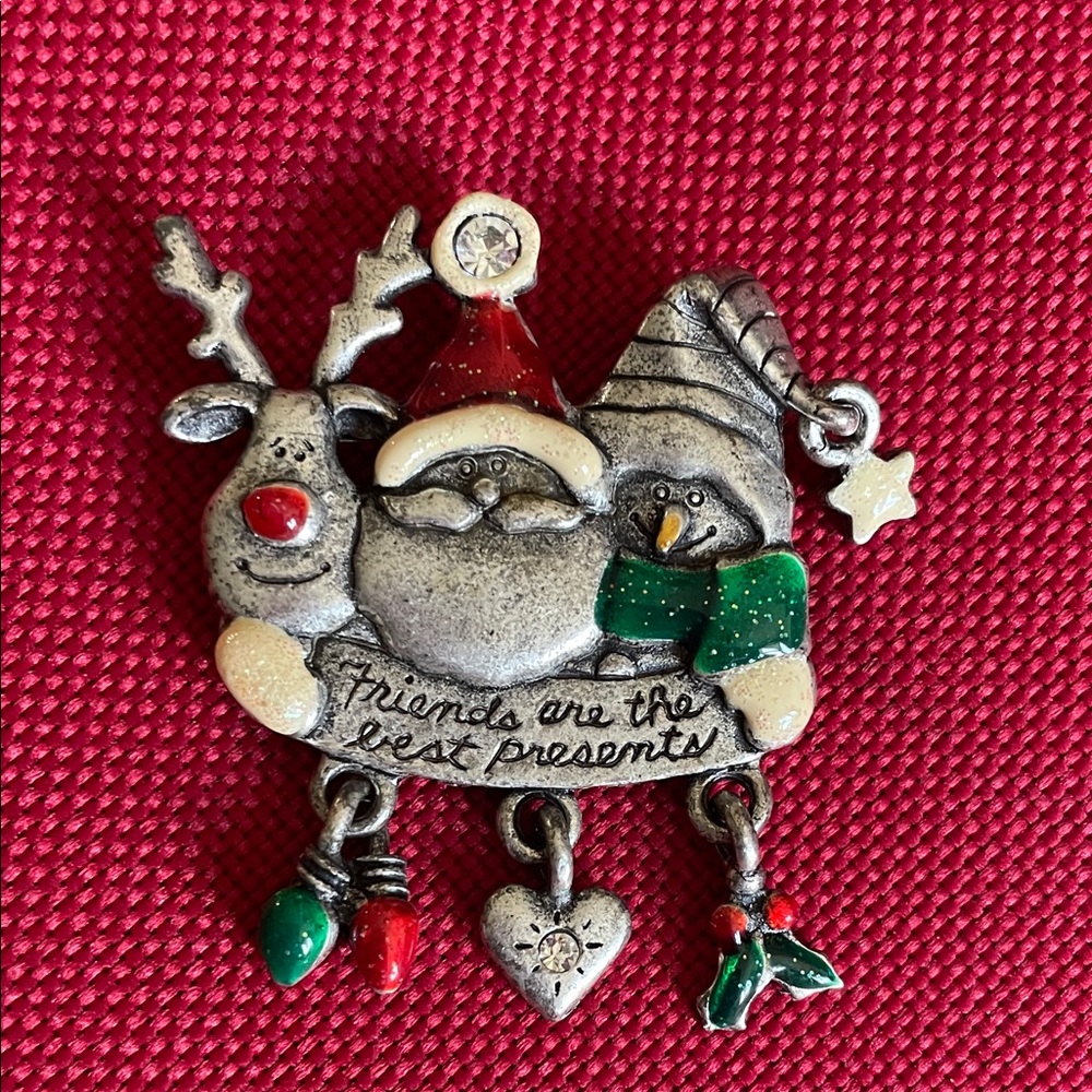 AJMC VINTAGE BROOCH